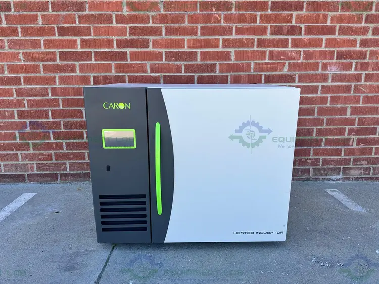 Used CARON 7002-10-1  HEATED INCUBATOR, 10 CU. FT, 10ºC ABOVE AMBIENT TO 70º, 115 VAC Incubators California US | Equipment Lab #485903