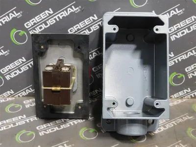Allen Bradley 800T-1T2AR Oiltight Push Button Ser. A 300VAC/DC Bull. 800T New