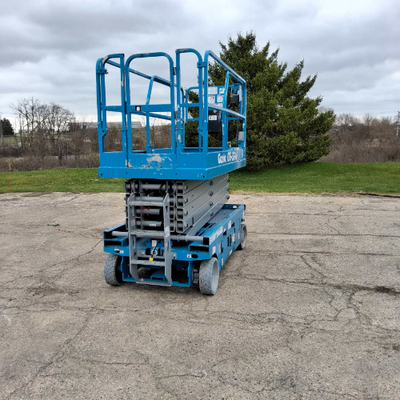 USED 2022 Genie GS-3246