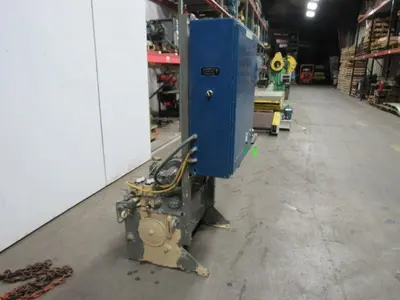 Racine 3HP 208230/460V 3PH Hydraulic Power Unit 25 Gal Tank W/Control Panel