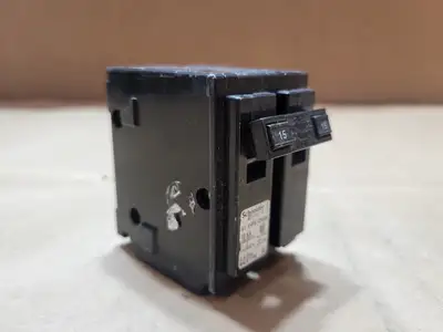 Used SCHNEIDER ELECTRIC CHOM215 Switchgears British Columbia CA | Lenmark #1438599