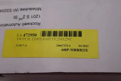 ALLEN-BRADLEY 440P-MRRB22E LIMIT SWITCH SER A STOCK #K-2268