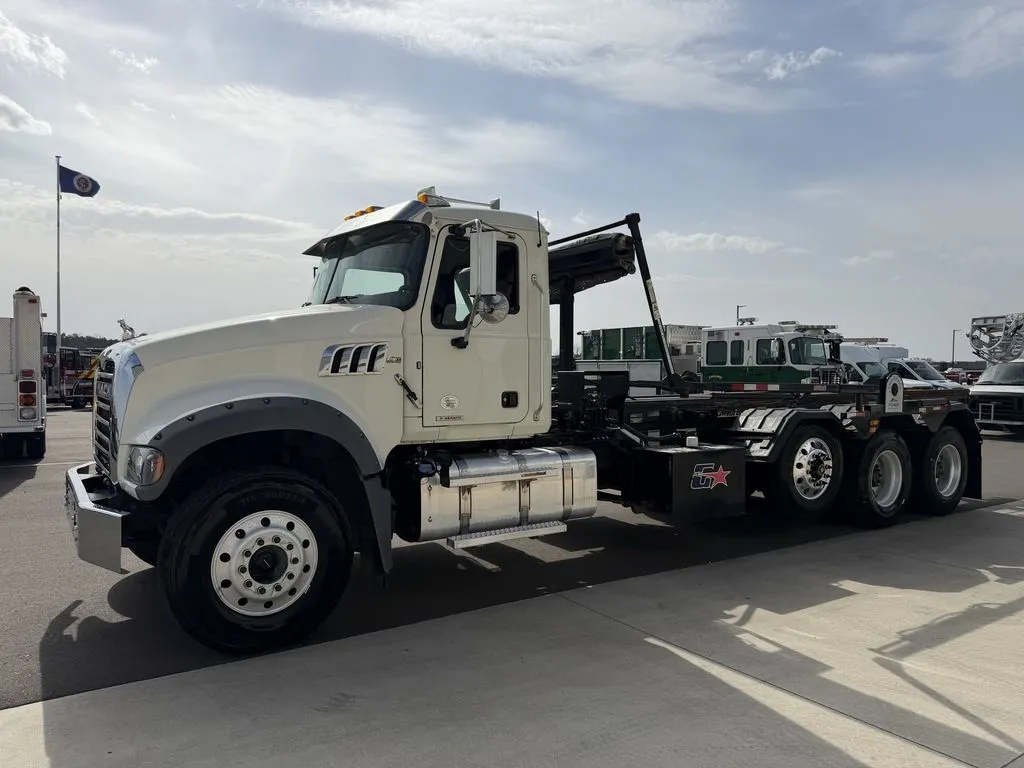 Used 2022 MACK GRANITE GALBREATH Hooklifts & Roll-Offs Minnesota US | Carco Truck & Equipment #1513997