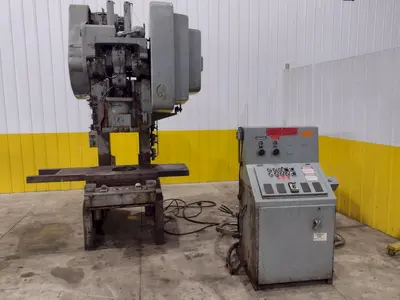 60 TON BLISS MODEL #C-60 OBI STAMPING PUNCH PRESS 8" STROKE: STOCK #23462