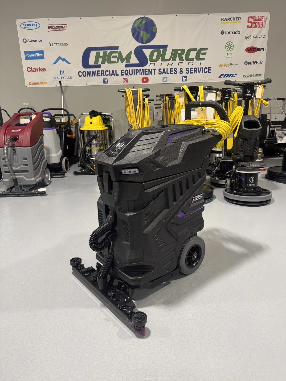 Onyx R25 Wet/Dry Vacuum w/Squeegee NEW