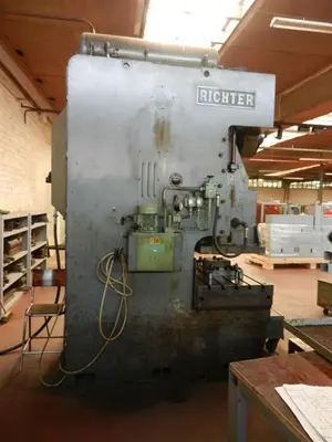 USED ADAM RICHTER 160 TON
