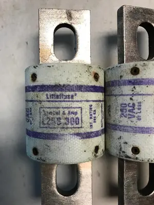 New | in-Stock LITTELFUSE L25S-300 Miscellaneous Equipment (Electrical & Power) | Surplus Asset Holdings #1189383