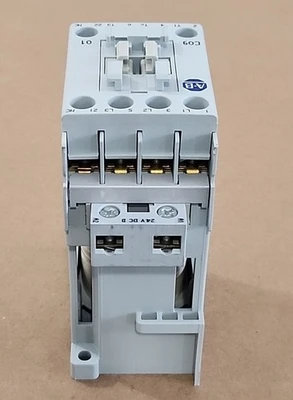 NEW Allen-Bradley 100-C09DJ01