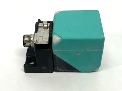 USED PEPPERL+FUCHS INDUCTIVE PROXIMITY SENSOR 120992