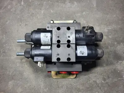 Hydraulic Valve Manifold w/ Solenoids