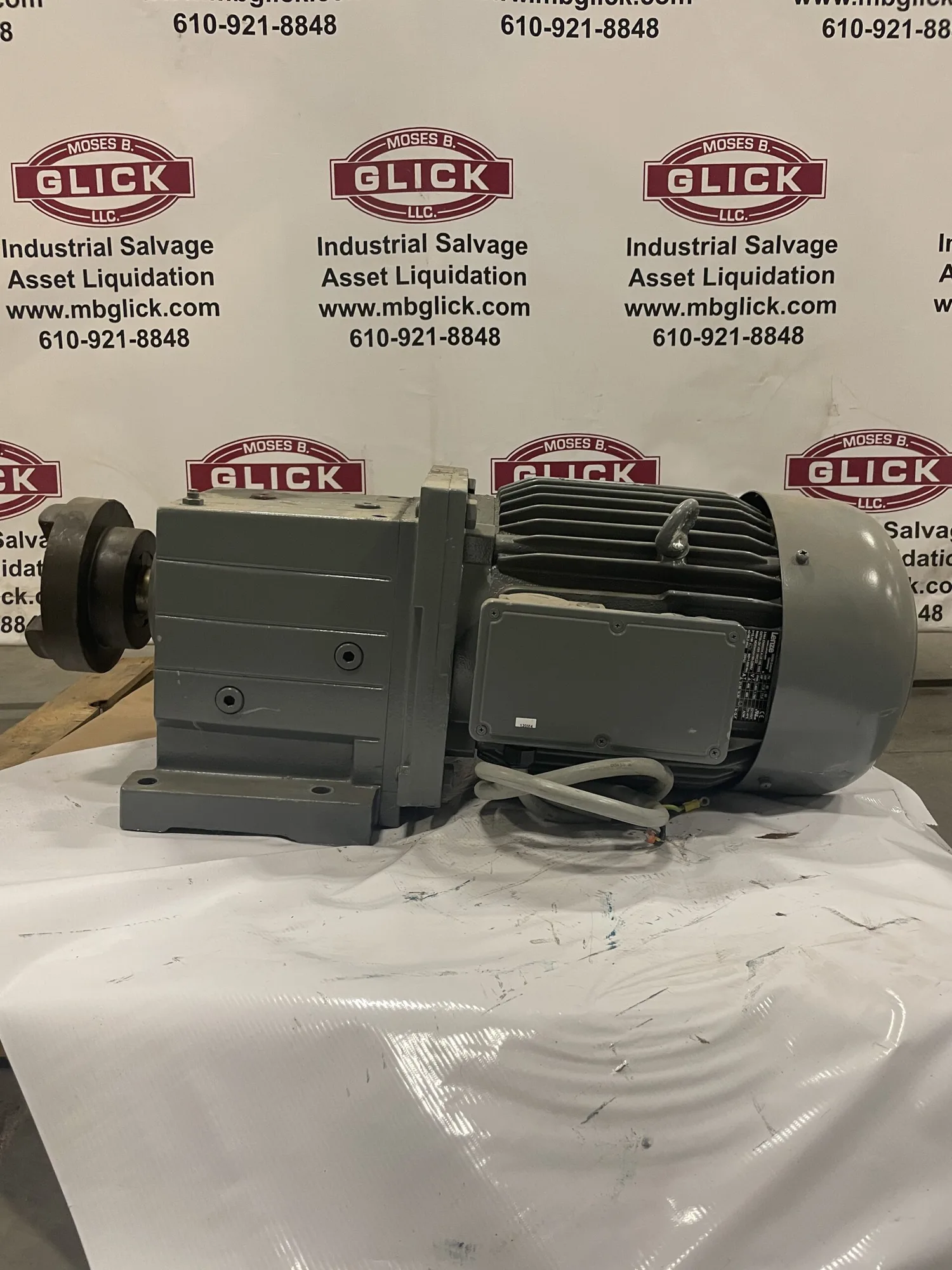 Lenze GST09-2M VBR 160C22 Gear Drive/Speed Reducer 15.156:1 96.3RPM 11KW