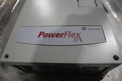 ALLEN BRADLEY 20AD052A3AYNAEC0 SER. A 480VAC POWERFLEX 70 DRIVE NEW STOCK S-592