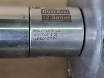 NEW UNITED ELECTRIC CONTROLS 12SHSNW3