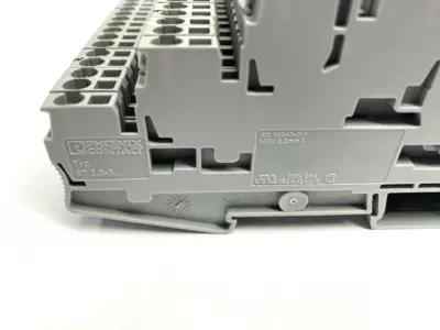 USED PHOENIX CONTACT MULTI-LEVEL TERMINAL BLOCK ST 2,5-3L LOT OF 32