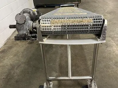 8' L Cleated Incline Conveyor