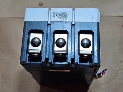 Used EATON CUTLER-HAMMER HKDDC3300A1301S4201Z01 Switchgears British Columbia CA | Lenmark #1434616