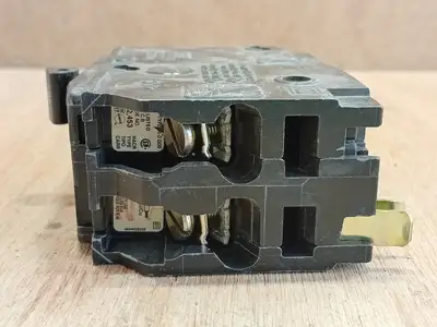Used SQUARE D QOB230 Switchgears British Columbia CA | Lenmark #1438502