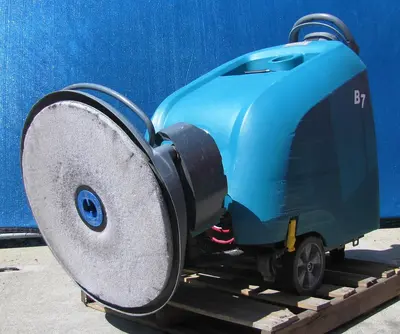 USED TENNANT B7