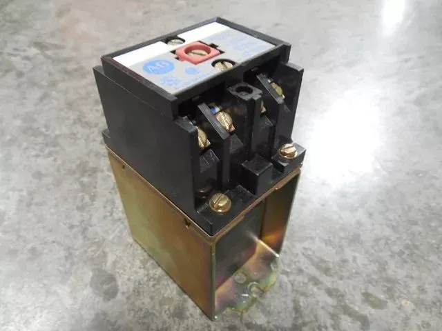 Allen Bradley 700DC-P400Z24 DC Relay Module Series A Used