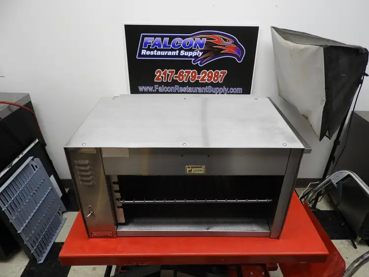 Used APW Wyott Used APW Wyott CMC-24 Countertop Electric Cheese Melter Toaster 208V Salamanders & Cheese Melters Illinois US | Falcon Restaurant Supply #1376457