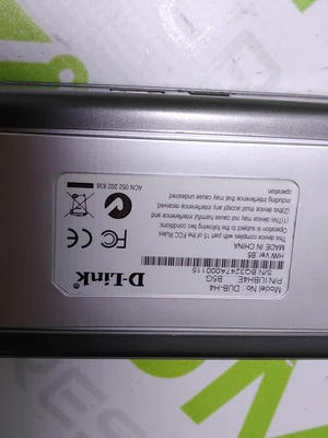 D-LINK D-HUB H4 4 PORT W/ USB CABLE AND POWER ADAPTER
