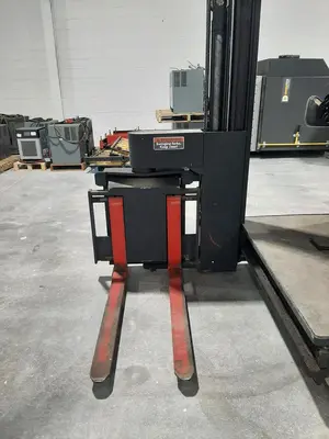 USED 2006 RAYMOND SA-CSR30T ELECTRIC MAN UP SWING REACH TURRET FORKLIFT
