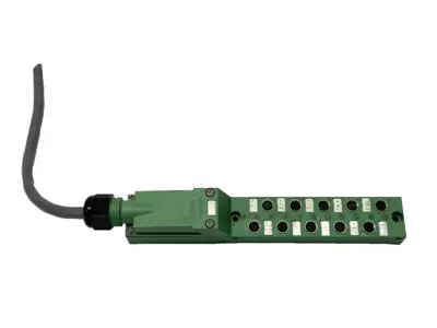 USED PHOENIX CONTACT DISTRIBUTOR BOX 10-PORT SACB-10/3-L-C-M8