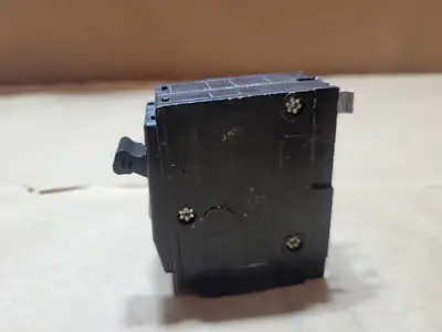 Used SQUARE D QO215 Switchgears British Columbia CA | Lenmark #1438649