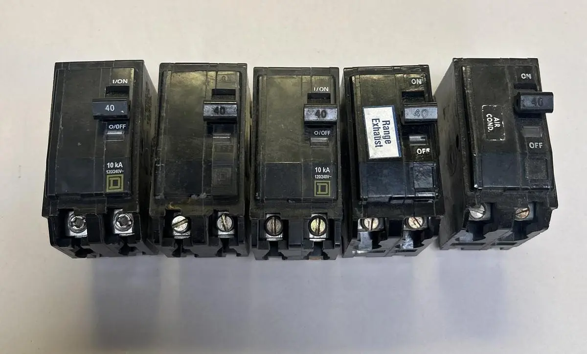 Used SQUARE D Q0240 Miscellaneous Equipment (Electrical & Power) | Surplus Asset Holdings #1196704