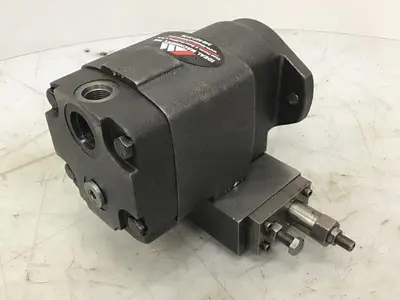 USED OILGEAR PVW 10 LSAY CNSA