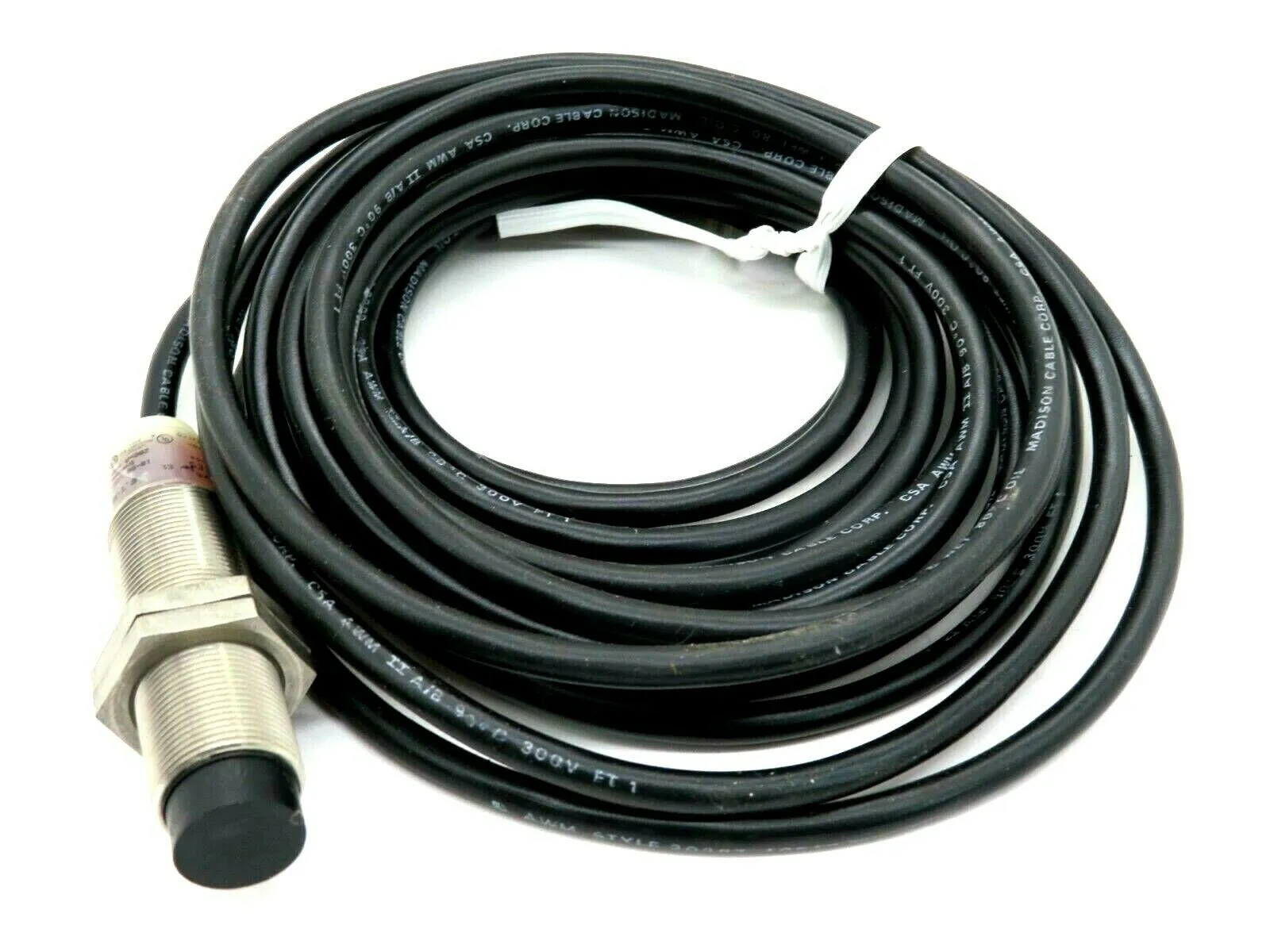 NEW CUTLER HAMMER E57LBL18T111E5 PROXIMITY SENSOR