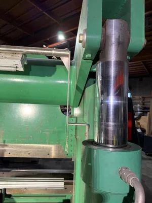 USED 1992 ACCURPRESS 717512