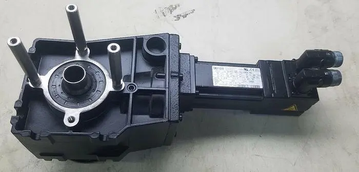 Used LENZE MCS 06F41-RS0P1-B11N-ST6S00N-R0SU Motors (misc) | ND Industrial Surplus #1223497