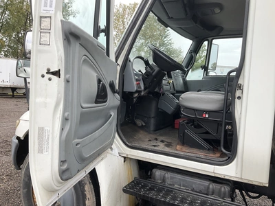 Used 2005 INTERNATIONAL 4300 Box trucks Michigan US | Miedema Asset Management Group #1568266