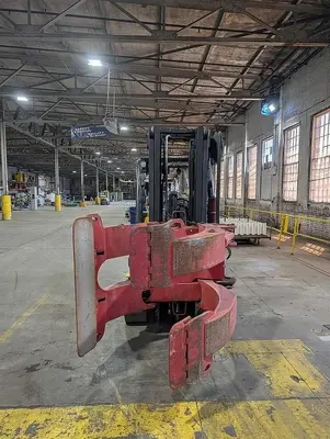 12,000 POUND YALE GC120VXPRS FORKLIFT WITH 72" SPLIT FRAME BOLZONI CLAMP 2 STAGE