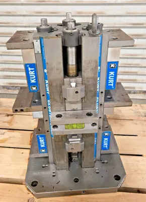 Kurt 3545345435343 Machining Centers & Milling Machines | Amiron Machinery (5)