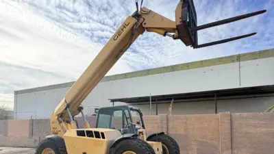 USED 2005 Gehl DL10H-44