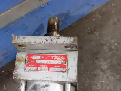 Used MILWAUKEE CYLINDER D5213121S1 Cylinders | HGR 24 #731251