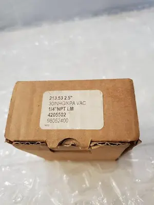 PRESSURE GAUGE 4205502 1-4 IN. NPT LM