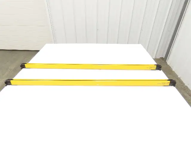 Keyence GL-R60H Safety Light Curtain Transmitter & Receiver Set 25mm 1180mm 15m