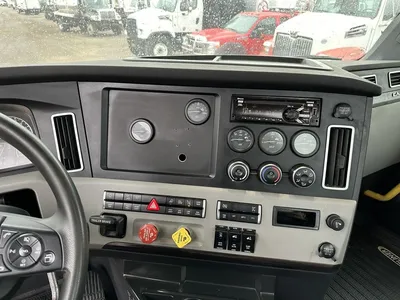 Used 2021 FREIGHTLINER CASCADIA Conventional trucks Minnesota US | Carco Truck & Equipment #1513692