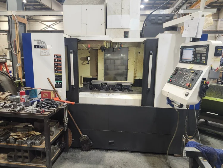 Used 2012 HYUNDAI WIA F500/40 Vertical Machining Centers Alberta CA | Lamarche Machinery Inc #1461307