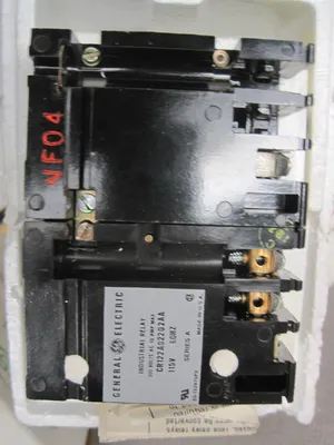 NEW GENERAL ELECTRIC CR122A02202AA RELAY