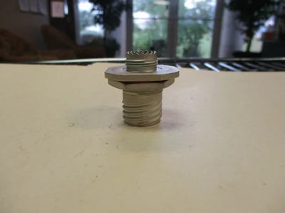 NEW Amphenol CTVS07RF-11-35P (504)