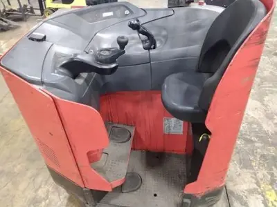 USED 2015 RAYMOND 770 DR32TT