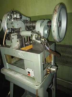 8508-100 OMBI Model FTR10 Boston Link Chain Making Machine