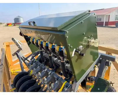 Used PH OUTDOORS _UNKNOWN_ Food Plot Seeders Iowa US | Keast Enterprises #1360392