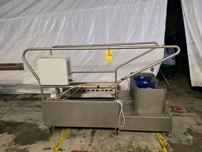 Used 2017 XUCLA 122250/41/17 Boot Washing Systems Illinois US | M&M Equipment Corp. #1503852