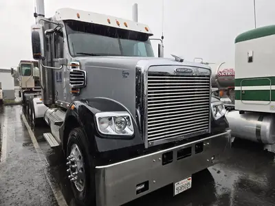 USED 2023 FREIGHTLINER CORONADO 122 SD