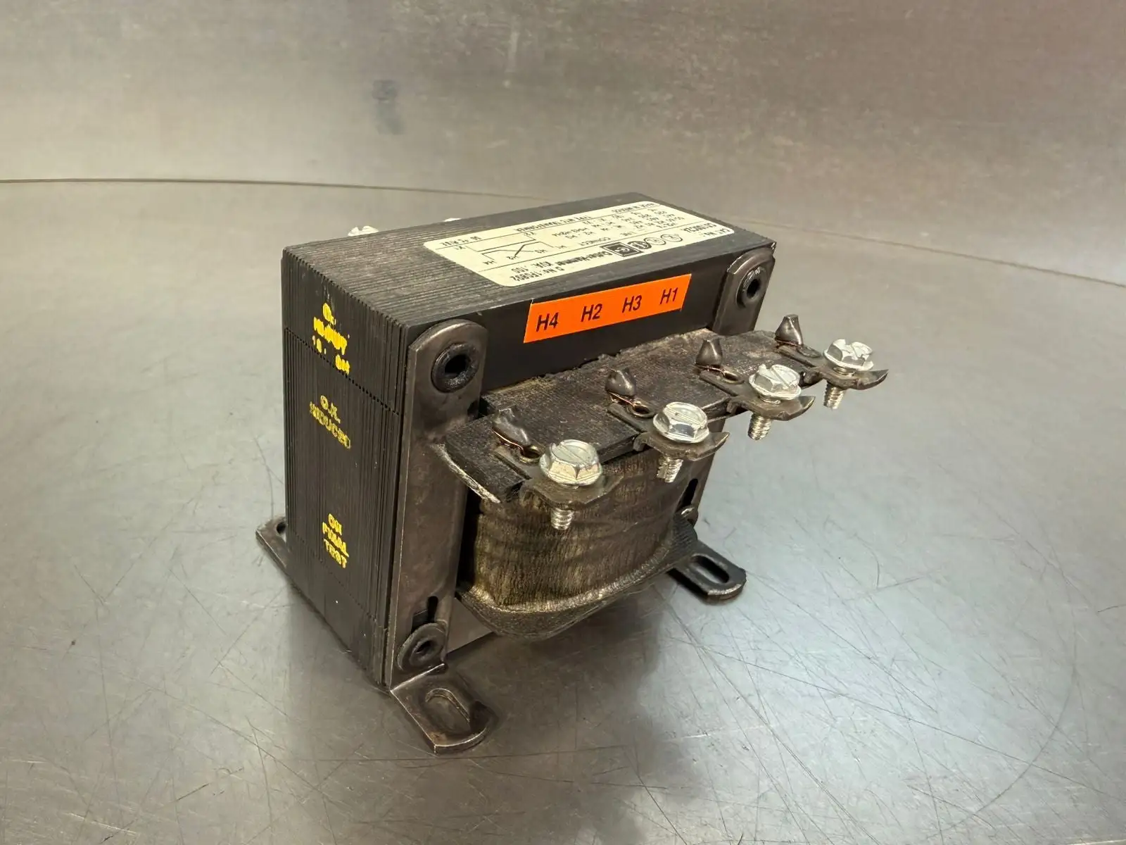 Cutler-Hammer C0100C2A Control Transformer 50/60 Hz (9.3.3)